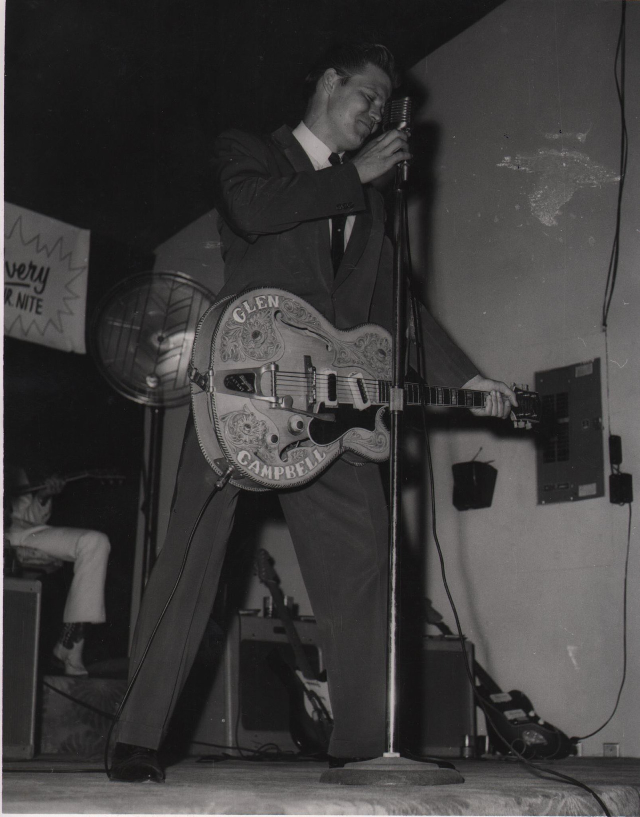 Glen Campbell with his Epiphone Zephyr