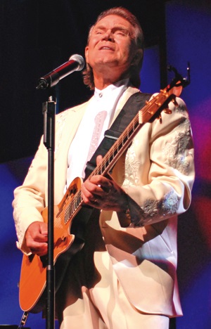 Glen Campbell_Branson_TriLake_Andy Williams Theatre_2007.jpg