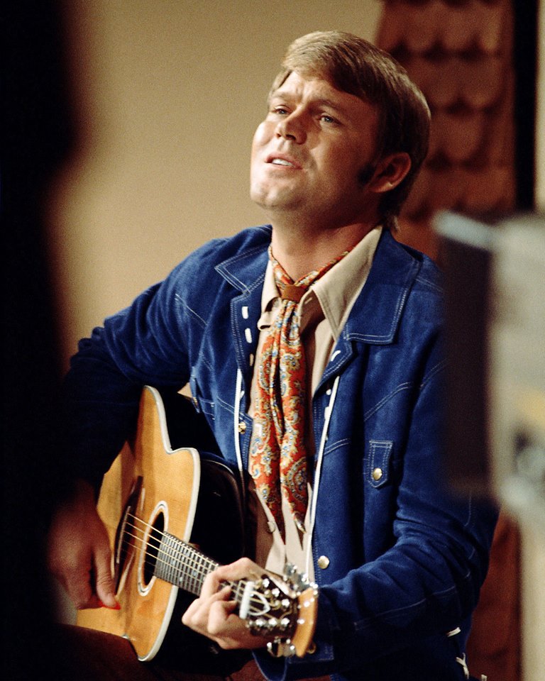 Glen Campbell and his Ovation Balladeer