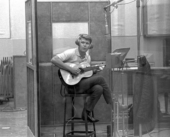 Glen with Martin 00-21 in recording studio.jpg