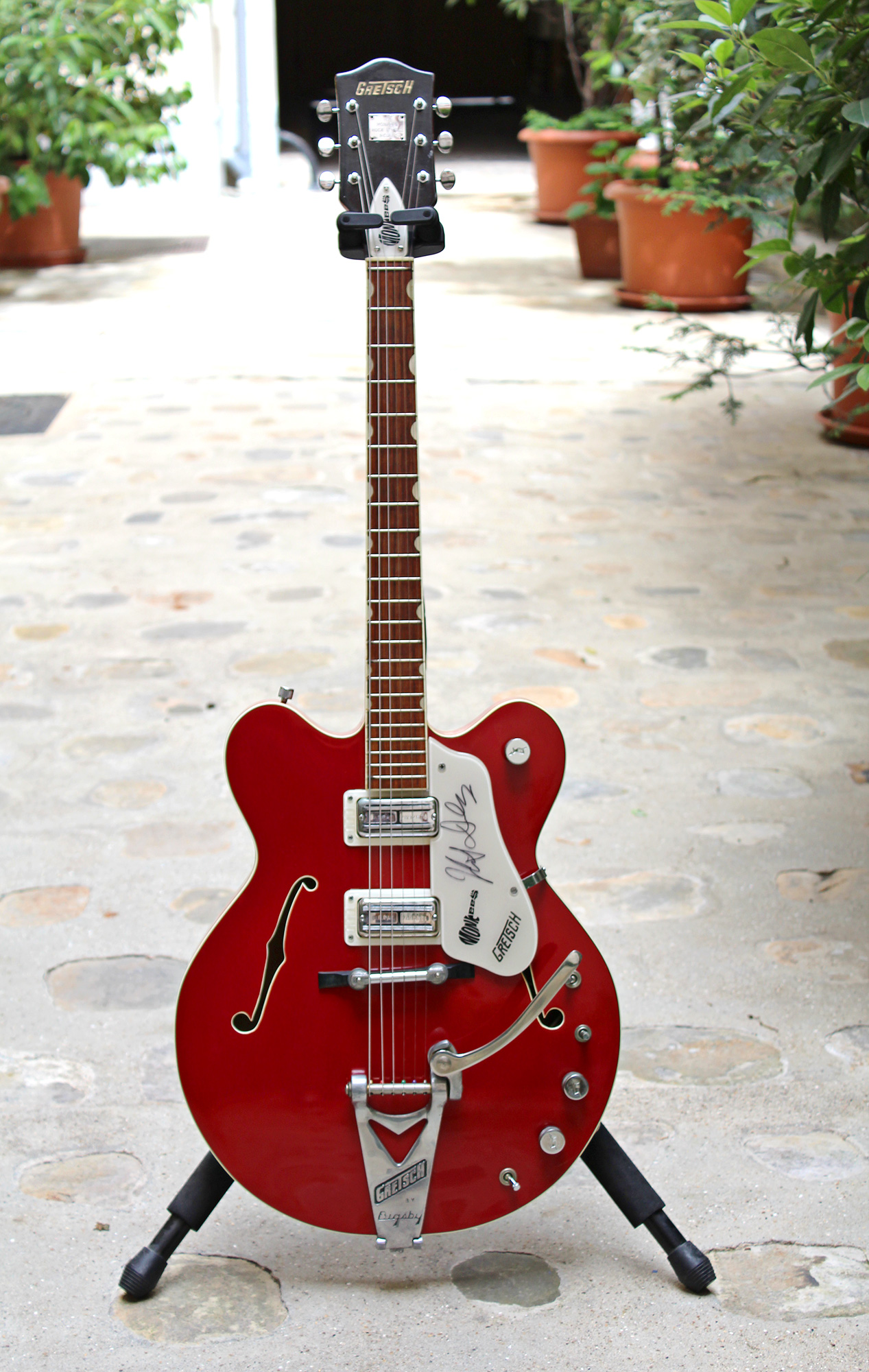 Rick Nielsen Gretsch 6123.jpg