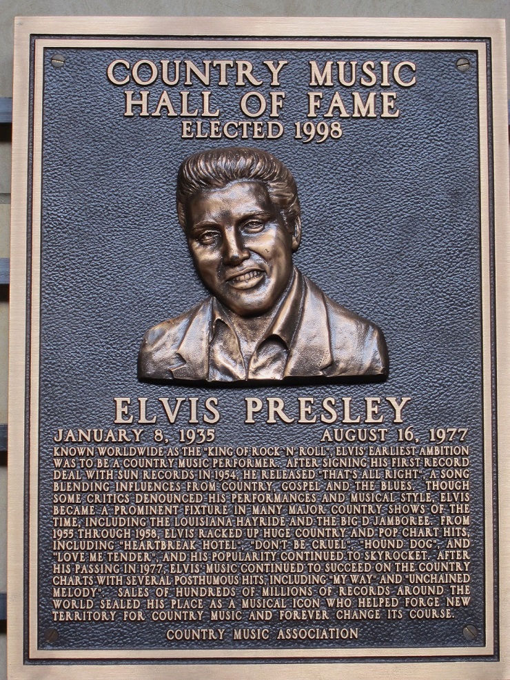 Elvis Presley_Country Music Hall of Fame (1)_GCF_c. DZ.jpg